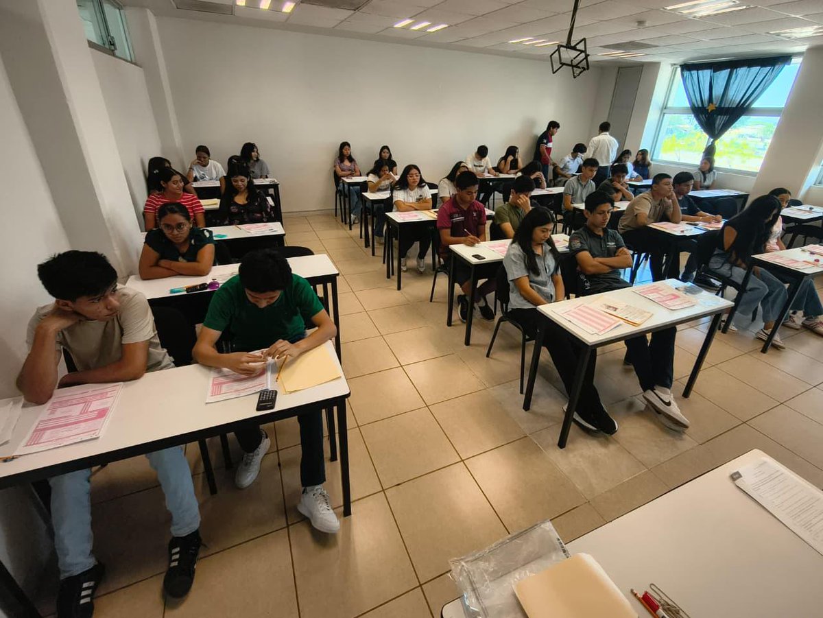 UJAT's tweet photo. Este miércoles, aspirantes a las divisiones académicas de Ciencias Sociales y Humanidades, Ciencias Agropecuarias, Ciencias Biológicas y Multidisciplinaria de Jalpa de Méndez, presentan el examen de admisión que aplica el CENEVAL. 

¡Les deseamos una jornada exitosa! https://t.co/2T3YDLFhc3