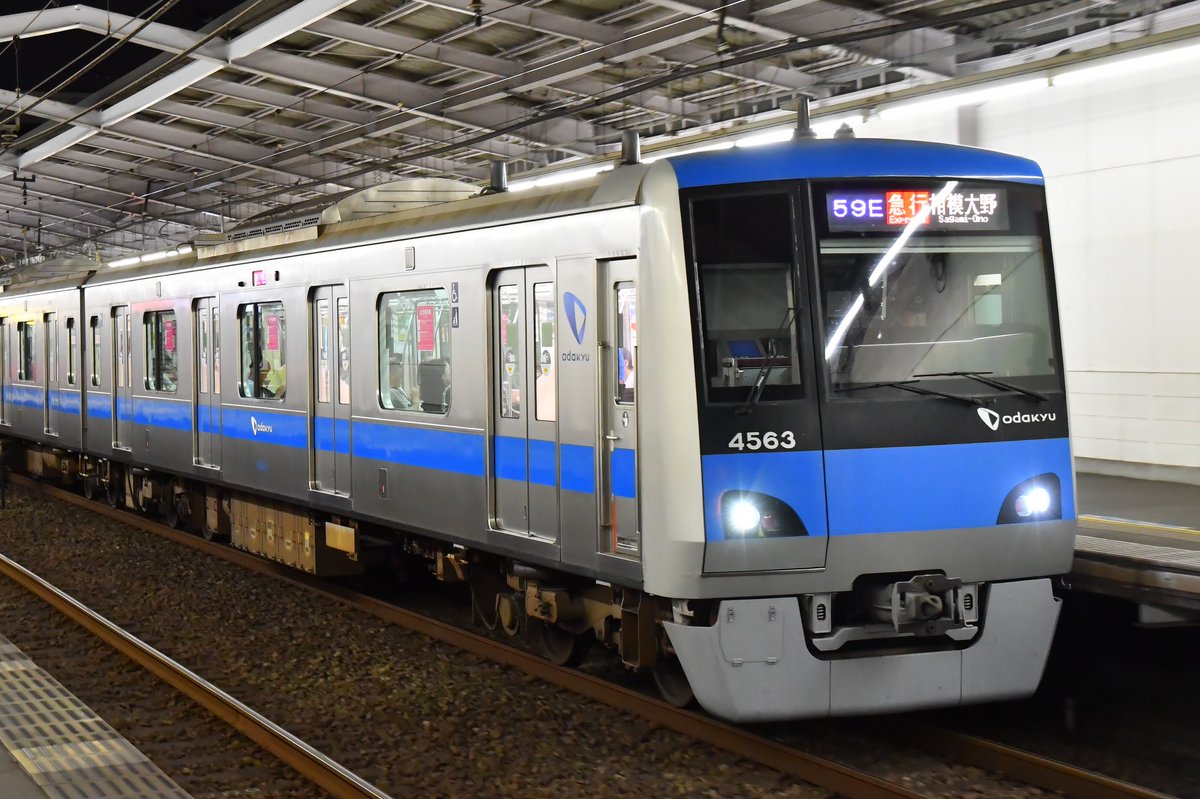 Yoshimarugo's tweet photo. 2026/6/14 #小田急線

���木での人身事故による行き先変更

【E85】5052F
『快速急行 相模大野』

【B27】3654F
『各駅停車 海老名』

【C20(59E)】4063F
『急行 相模大野』

【B--】3656F
『各駅停車 海老名』
↓百合ヶ丘（抑止&amp;行き先変更）
『各駅停車 新百合ヶ丘』 https://t.co/RmGfgIjxtU