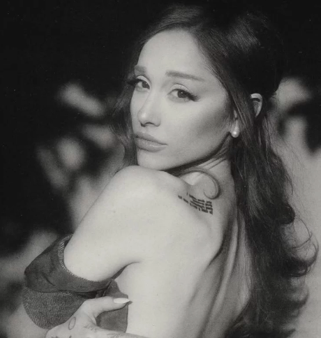 AboutMusicYT's tweet photo. hate that i made you love me by Ariana Grande chart run on Global Spotify so far:

Day 1 (#1) - 8,788,700
Day 2 (#2) - 5,452,802
Day 3 (#3) - 4,686,954
Day 4 (#1) - 5,539,968
Day 5 (#1) - 6,291,758
Day 6 (#1) - 6,300,568
Day 7 (#1) - 6,585,939
Day 8 (#2) - 6,350,396
Day 9 (#2) - 5,335,228
Day 10 (#1) - 5,016,487
Day 11 (#1) - 5,817,442
Day 12 (#1) - 6,411,413
Day 13 (#1) - 6,205,081
Day 14 (#1) - 6,190,316
Day 15 (#8) - 5,955,420
Day 16 (#4) - 5,308,289
Day 17 (#4) - 4,823,200
Day 18 (#3) - 5,499,414
Day 19 (#2) - 5,611,409