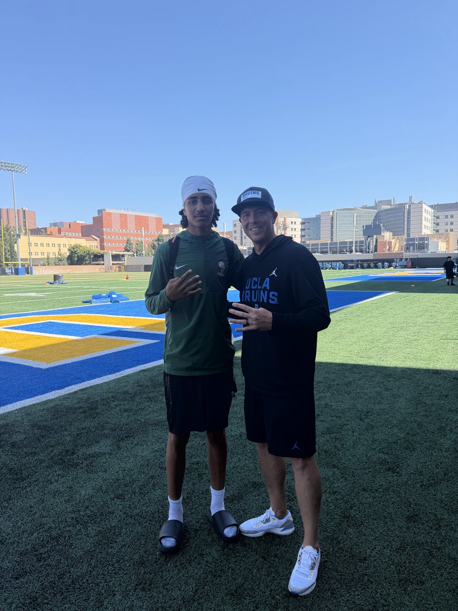 JaxsonCarper's tweet photo. AGTG Beyond Blessed to receive my 12th division 1 offer from UCLA🐻
@CoachBobChesney @Coach_JBoyer @Coach_DKennedy @UCLAFootball https://t.co/rPcNXRujFt