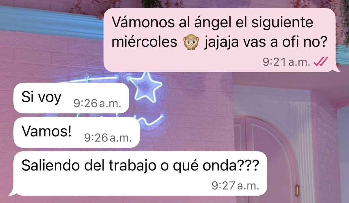 kaaatvc's tweet photo. Tu amiga a la que no le gusta sentir fomo: https://t.co/6sJk7h50ot