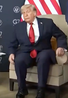 TheDemocrats's tweet photo. Looking very normal today https://t.co/L21hsbiIRy