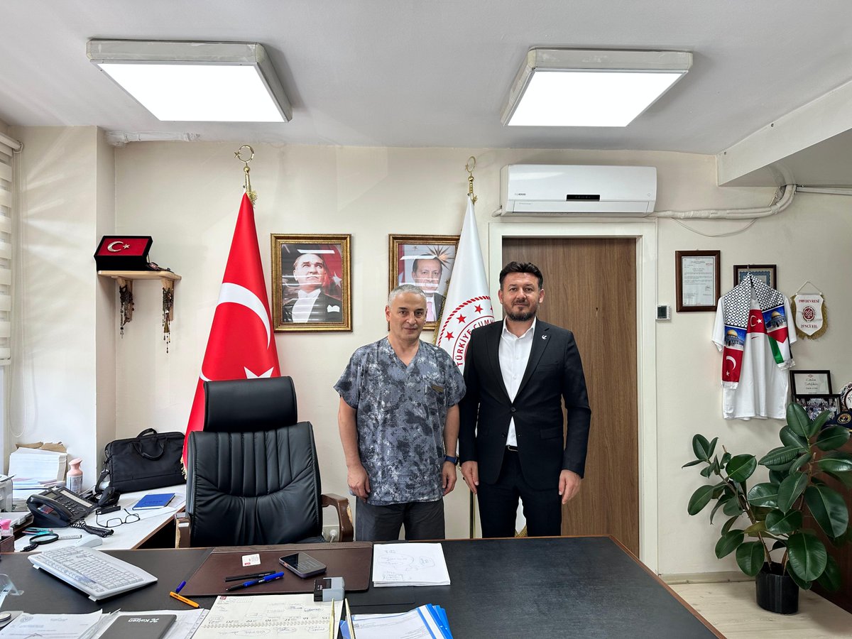 rpeyupsultan's tweet photo. Eyüpsultan İlçe Başkanımız Sayın Osman Çelmeli, MGD Eyüpsultan İlçe Başkanımız Sayın Suat Aras ve yönetim kurulu üyelerimiz ile Eyüpsultan Devlet Hastanesi Başhekimi Sayın Ömer Aydın’ı makamında ziyaret etti
@erbakanfatih @rprefahpartisi @rpyemretasci @osman_celmelii https://t.co/QEMIBzaP8O