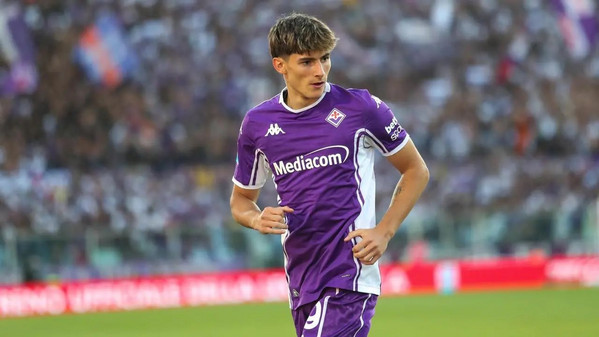 LAROMA24's tweet photo. 🔚 Calciomercato #AsRoma: si allontana Niccolò #Fortini della #Fiorentina 

💪 Scatto importante del #Torino che si è inserito nella trattativa: sul piatto 5 milioni di euro ▶️ https://t.co/KCJhknSvm0

[@AlfredoPedulla] https://t.co/wBLEChad3T
