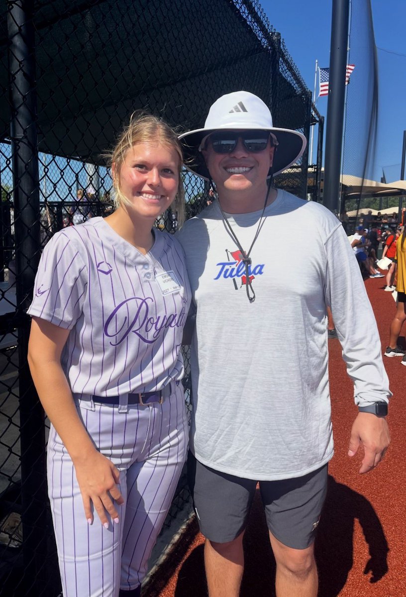 Emory_Vickers08's tweet photo. I had a great day at the
Epic Pitching camp. 
It was great to see you
 again Coach @djgasso ! 
@CoachJonHunter 

@jac_gray4 &amp; @CoachWyattECU
I tried to come say hi after but the catchers were taking the field. Now off to pitching lab with Coach Nic! @RyltyFP https://t.co/dBR9LV0sKi