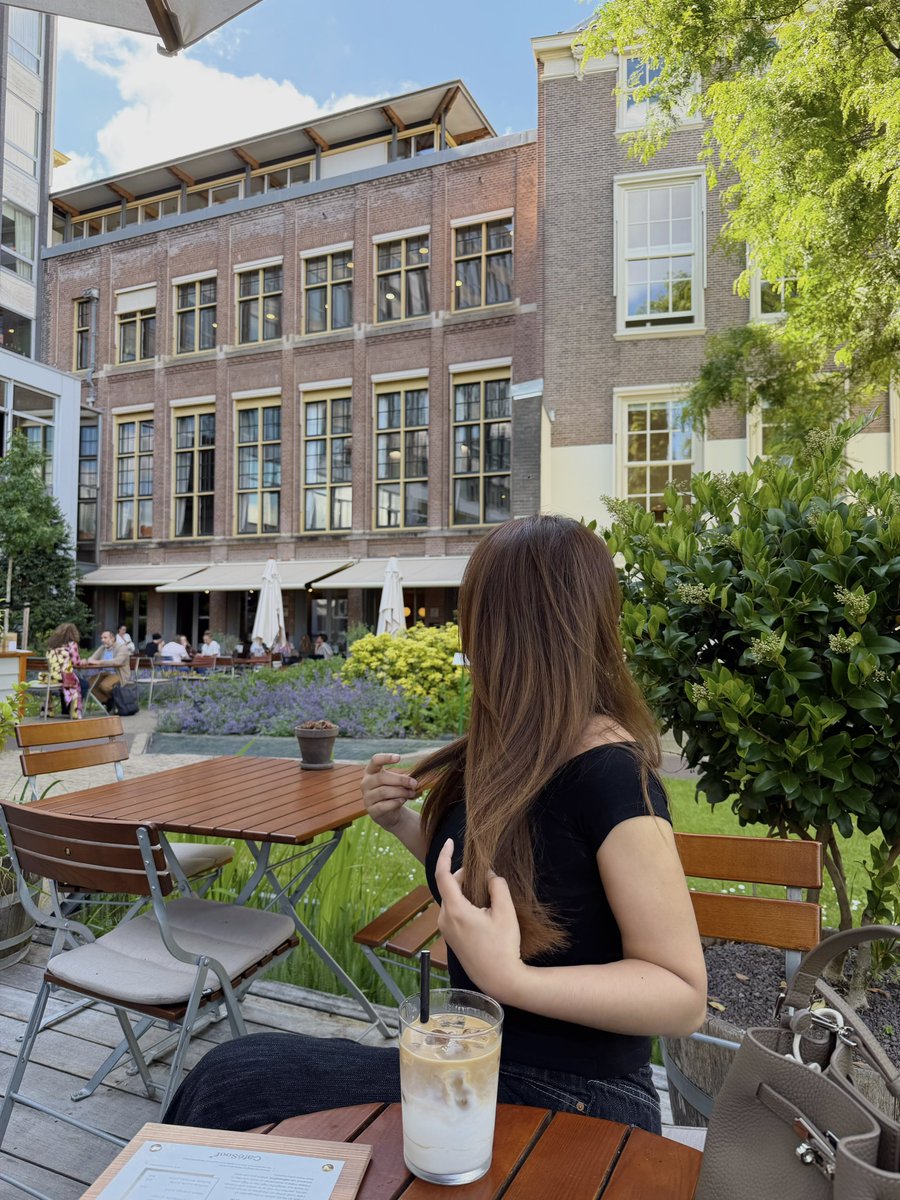baiopm's tweet photo. Cafe soof in den haag 🥕 วีนี้อากาศเริ่มร้อน มีแดด กรุบกริบ ✨☀️ https://t.co/Lx7YbAe74j