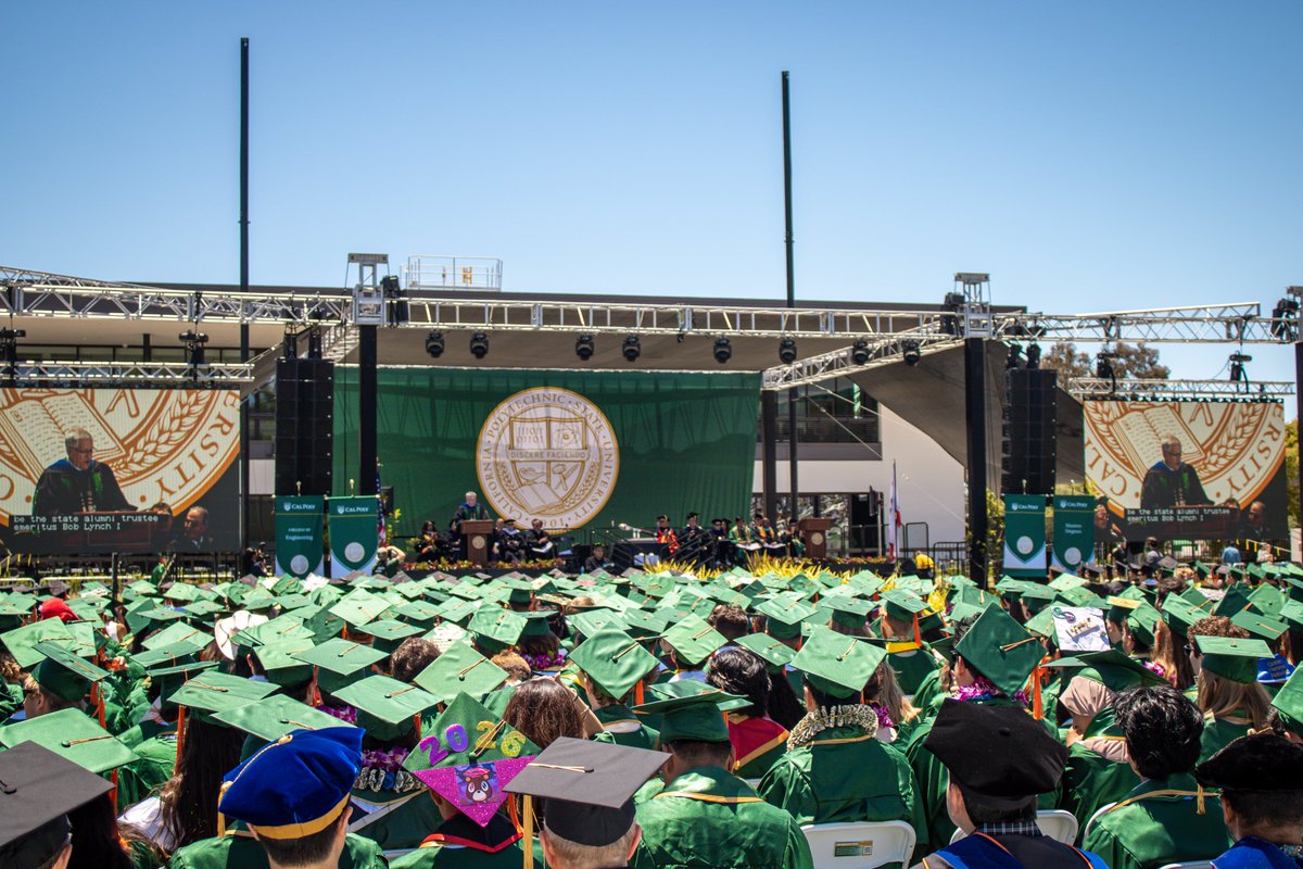 CalPoly's tweet photo. Congratulations to the Class of 2026! 🎓 Your future is bright, and we can’t wait to see what adventure you take on next. 💚💛 https://t.co/XjOkEbzbvQ
