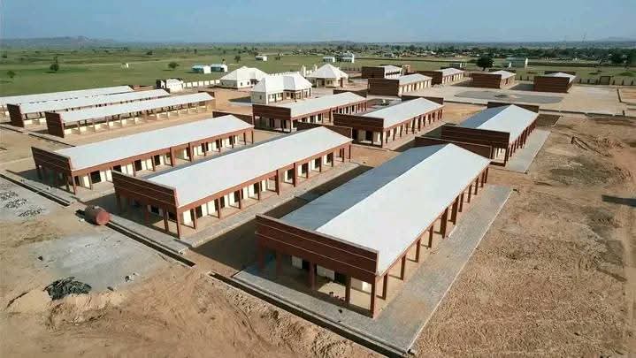 ___mamudo's tweet photo. @officialEFCC  please when are you coming to Yobe state.

This is 2.4 billion naira project at ngalda Town,Fika L.G . https://t.co/WtgghtuQzu