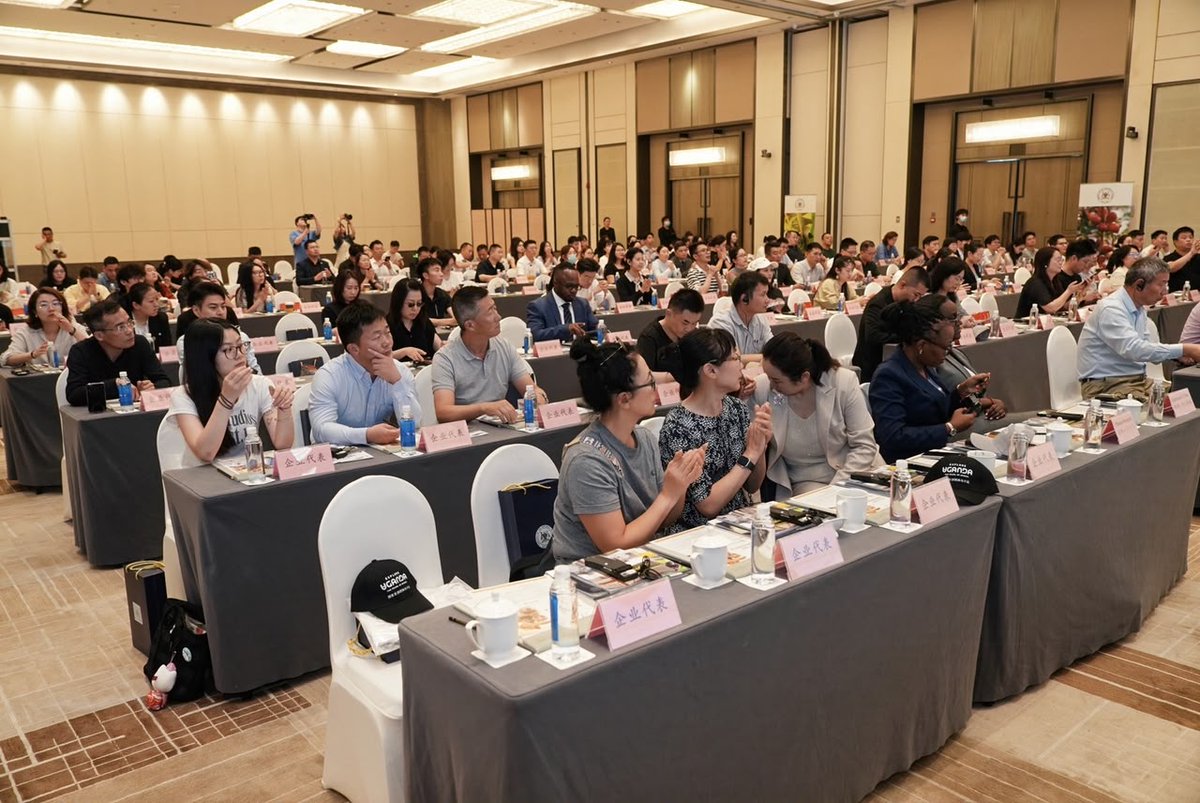 BeijingUganda's tweet photo. 🇺🇬🤝🇨🇳 Uganda and Hangzhou have strengthened cooperation in tourism and investment at the “Pearl of Africa Uganda–Hangzhou Tourism &amp; Investment Conference” held in Hangzhou. It brought together government leaders, investors, and tourism stakeholders to explore new partnerships. https://t.co/8Wt5o7Es2d