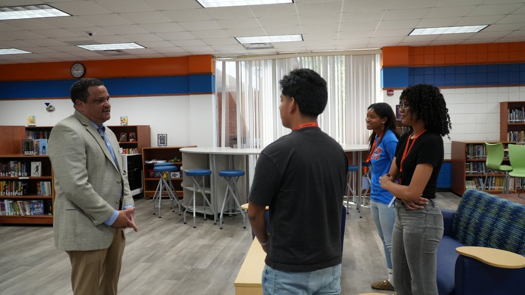 LCSJackets's tweet photo. Superintendent Dr. Ron Anthony recently visited Lexington Senior High School internship sites where students gained hands-on experience through paid internships funded by a local grant, building skills for success beyond graduation.
#CTEWorks #WorkforceReadiness https://t.co/Y1AxjKiP48