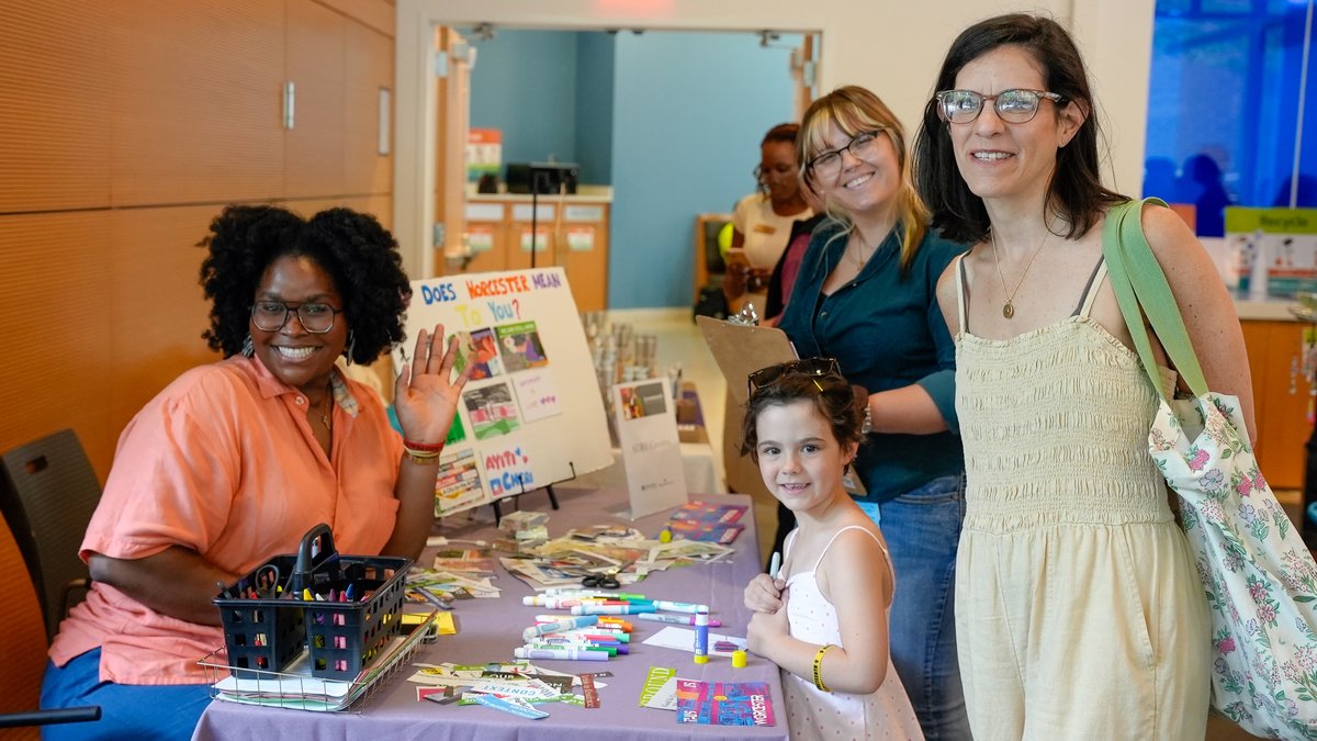 UMassDiversity's tweet photo. We celebrated Juneteenth this afternoon @UMassChan by inviting local business owners to campus, hosting crafting activities and celebrating community together.

#Juneteenth #community @umassmemorial https://t.co/Syl525g5XJ
