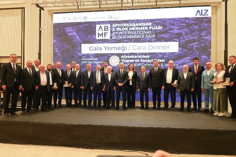 VeyselEroglu's tweet photo. Afyonkarahisar 2.Blok Mermer Fuarı’nın kutlama  yemeğinde emeği geçenlere teşekkür edildi. Büyük bir teşebbüs,bütün katılımcıları gönülden kutluyorum. Afyonkarahisar ihracatta bu sahada hamle yaptı. Afyonkarahisar Ticaret ve Sanayi odasının gayreti de her türlü takdirin üzerinde. https://t.co/W42R7LNvph