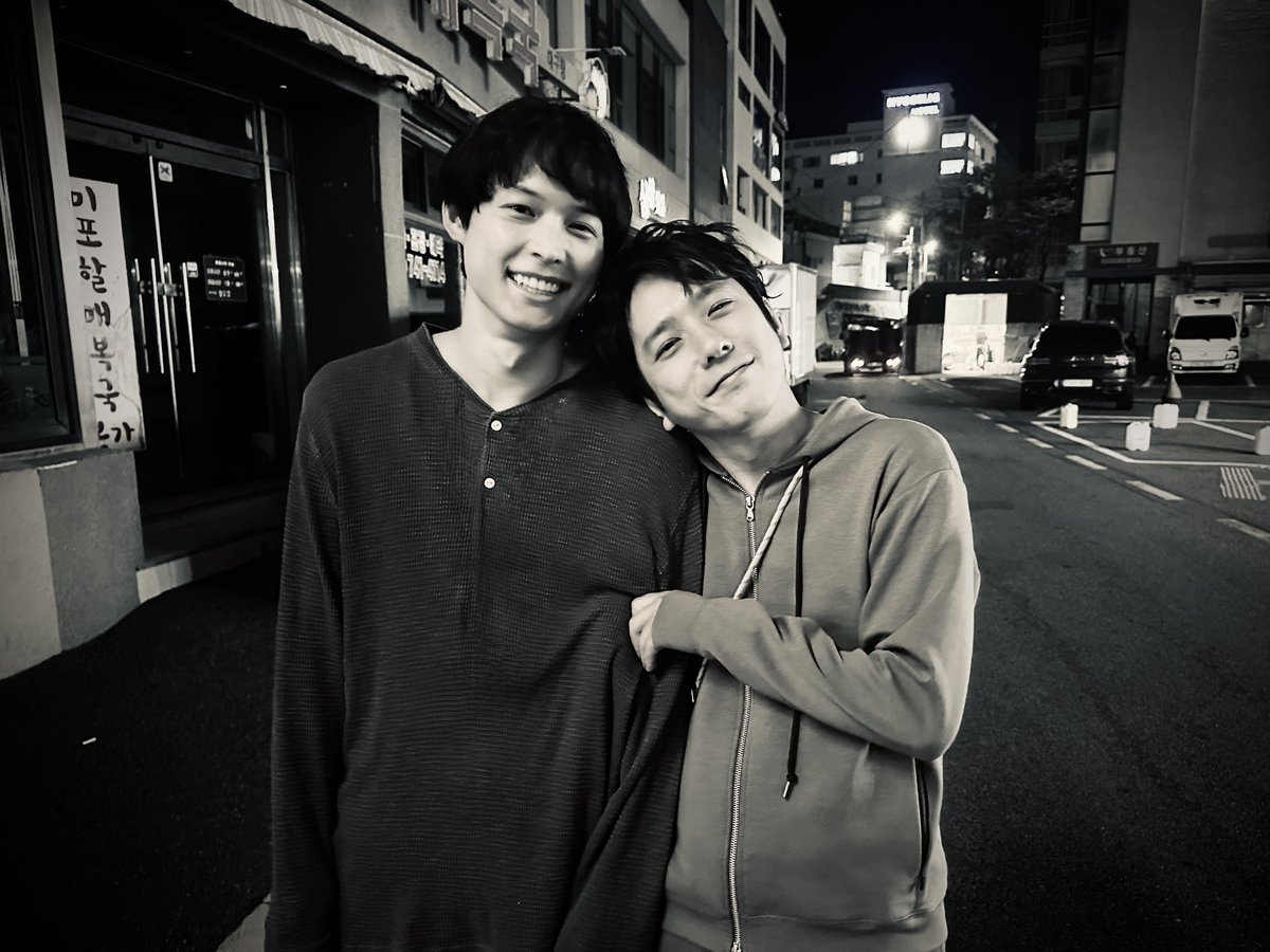 poaro2020's tweet photo. #松村北斗誕生祭2026
お誕生日おめでとうございます✨
北斗の長い話が
好きです。
俳優として輝いていますが
SixTONESで楽しそうに
してる北斗が、やはり最高です。
たくさんHappyが
溢れますように🖤 https://t.co/I19fTlLq0S