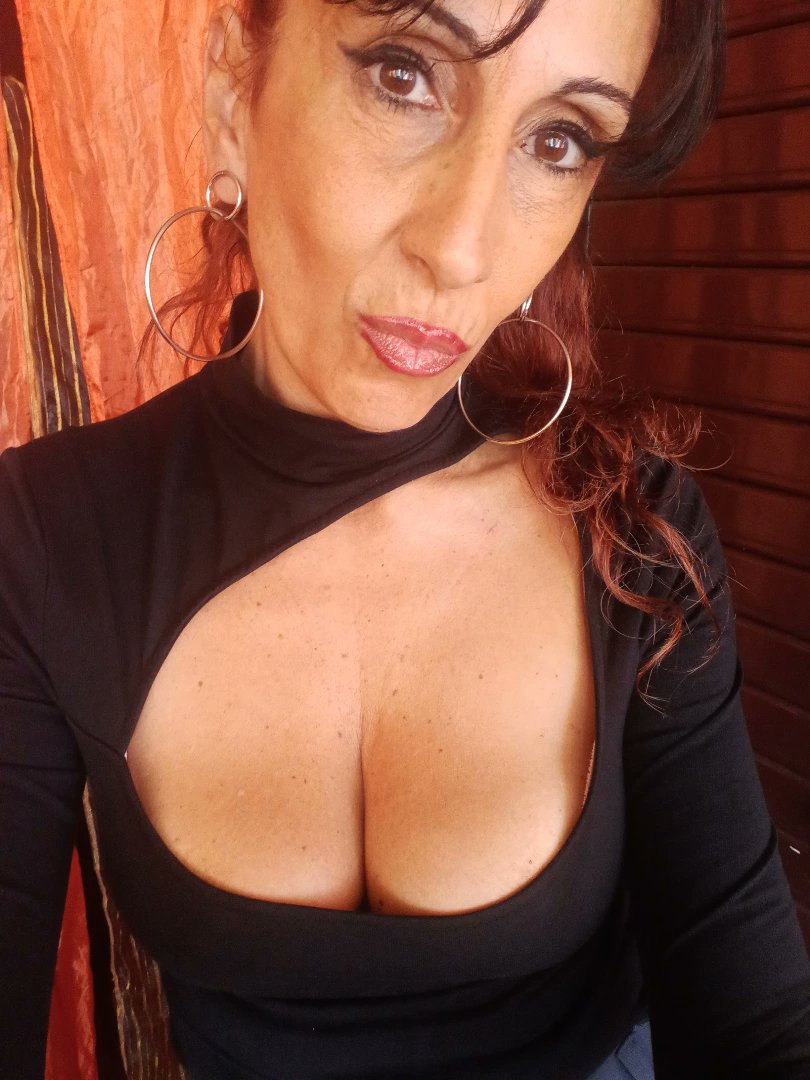 EmyEmiliaX's tweet photo. Vuoi scoparmi le tette e venire sulla mia faccia? https://t.co/eOOQdEJwOJ https://t.co/d4QLCP9vDT