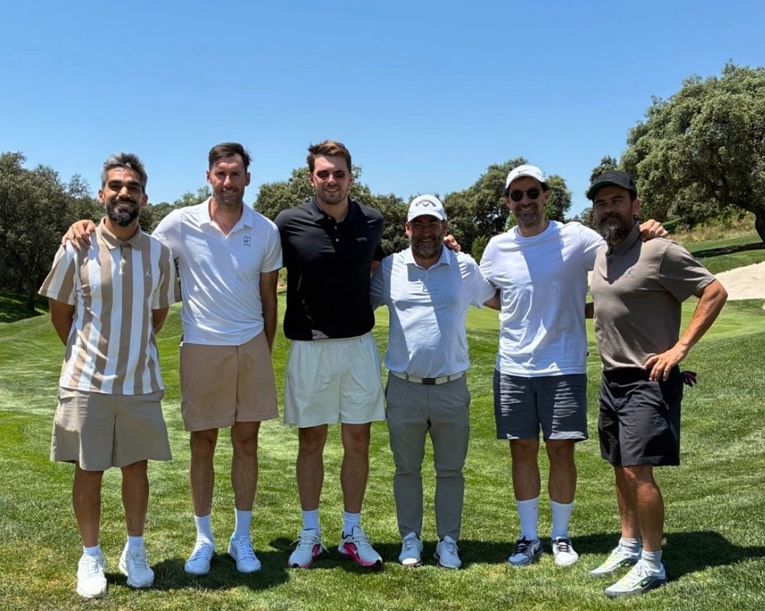 ruka_mikami's tweet photo. Omg Luka with his Real Madrid parents I mean Rudy Fernandez and Sergio Llull 😭♥️ https://t.co/jtHhTVrlB2