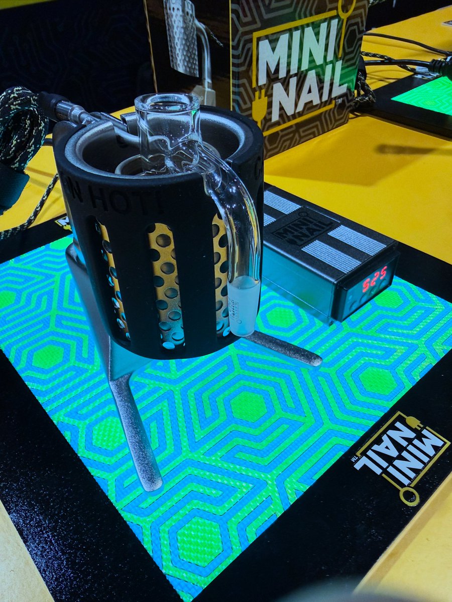 themininail's tweet photo. Heat your Quartz without a Torch. ⚡️

MiniNail Coil Caddy Universal Heater.

Available in Standard (30.5mm) and XL (40mm). https://t.co/WDOCeh50BP