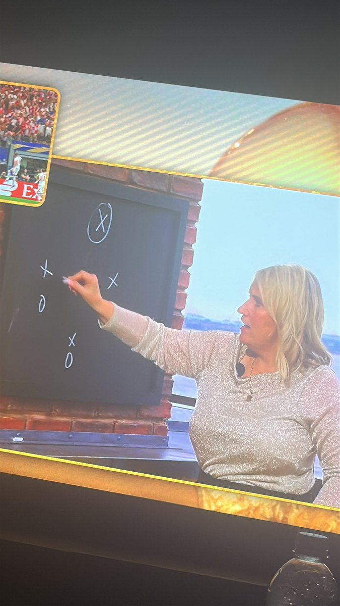 jablett1's tweet photo. Stop. @itvfootball https://t.co/rL4Xa1W1v3