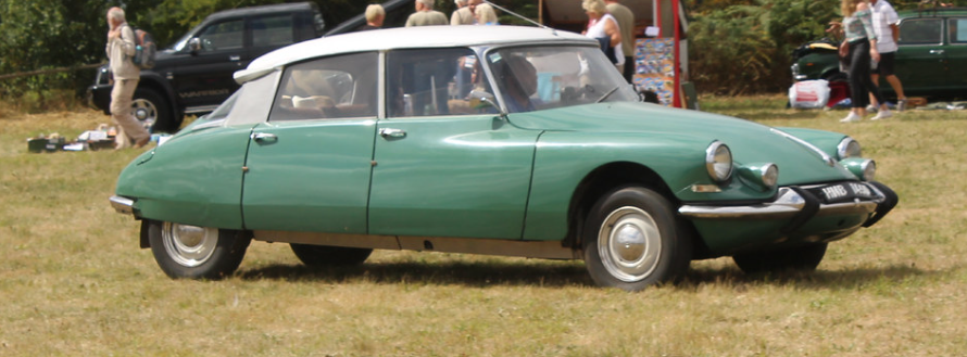 oakroyd's tweet photo. #CarPorn - Citroen DS21 (1966) https://t.co/cSR5OrcTsq