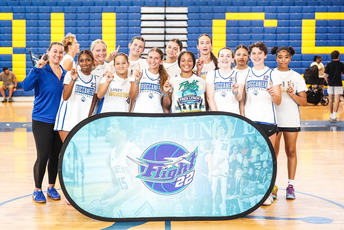 Flight22bball's tweet photo. CONGRATULATIONS LANEY JV GIRLS ON WINNING THE AZARIAH FIELDS DIVISION 💪🏼💙🔥 https://t.co/xNsddx51VW