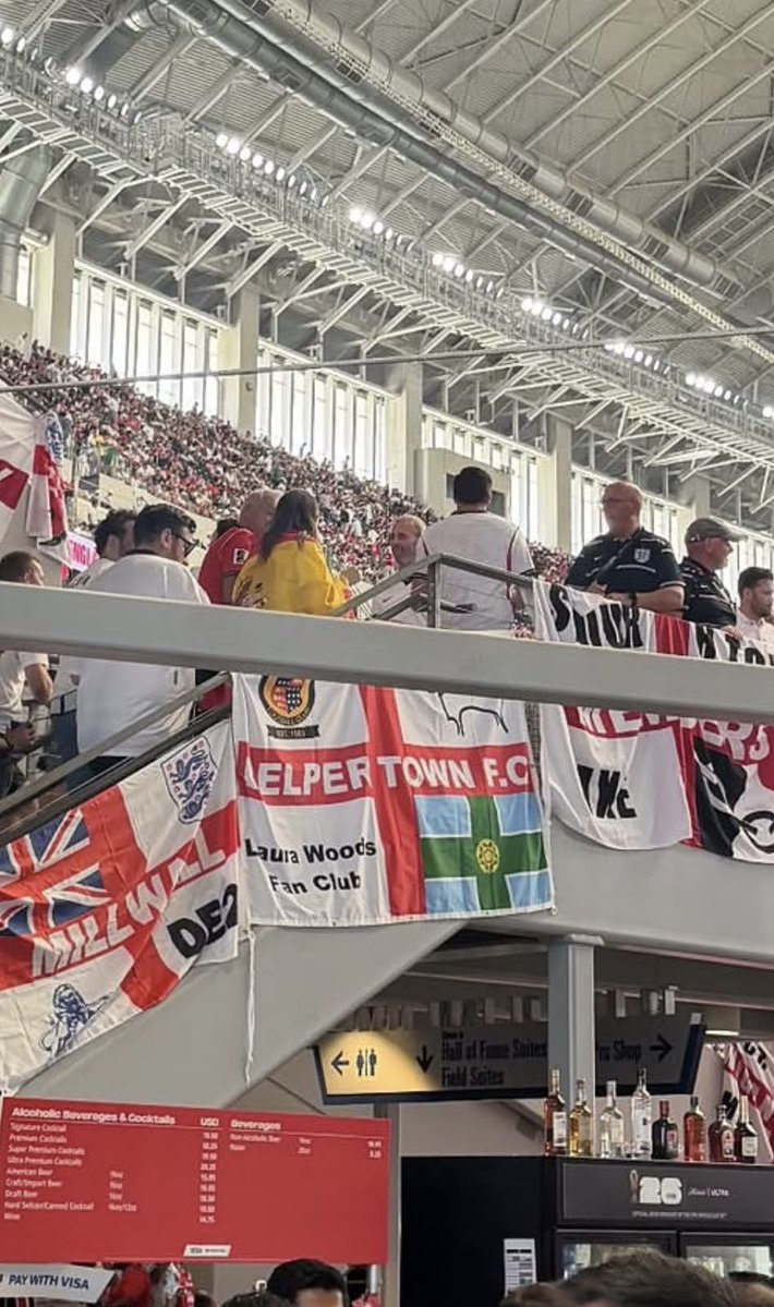ian_woodward1's tweet photo. @BelperTownFC Flying the flag in Dallas! 💛🖤👏👏👏👏 https://t.co/4dZ70ys3OW