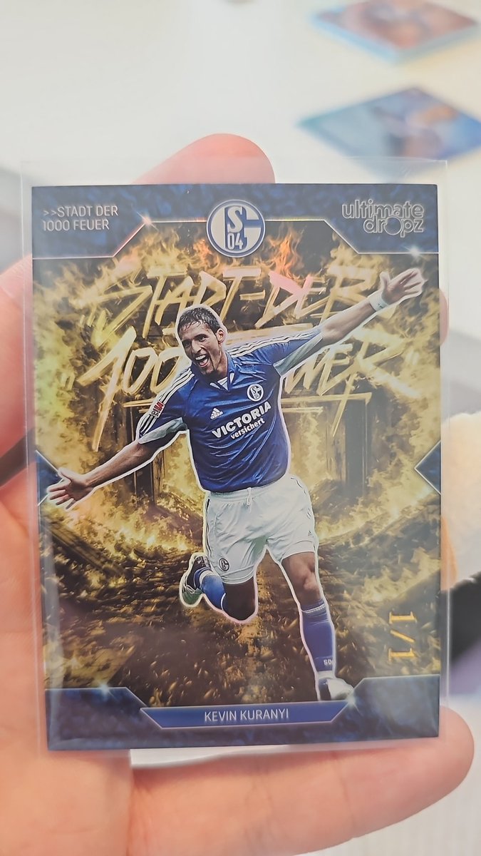 NKx1998's tweet photo. @pablinho1904 Heute gepullt. Einfach auch noch ausgerechnet Kuranyi, dank dem ich Schalke Fan geworden bin https://t.co/5IPoCXoKTc