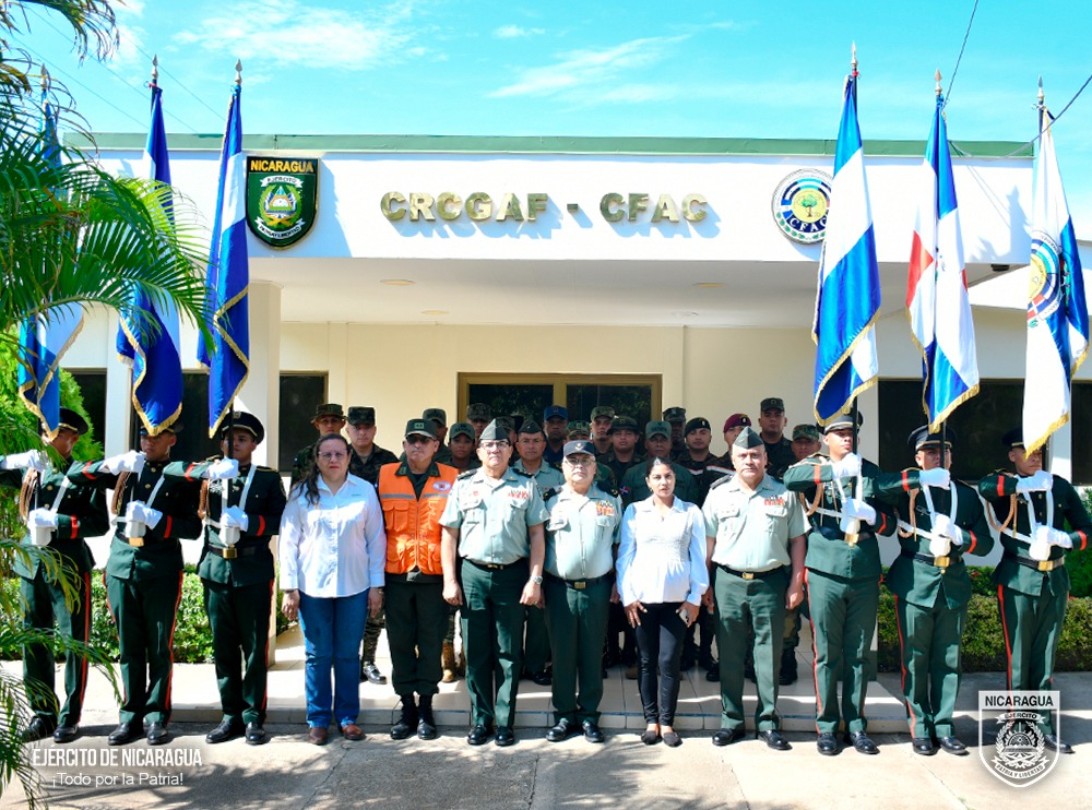 EjercitoNic's tweet photo. #NOTADEPRENSA | Se realizó ceremonia de graduación del X Curso de Metodología para la Gestión de Proyectos en Materia Ambiental y Forestal de la #CFAC dedicada al “Héroe Nacional, poeta Rigoberto López Pérez”. #TodoPorLaPatria https://t.co/IUEU6hL6gW