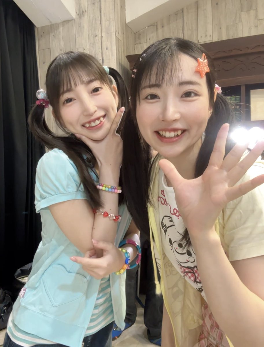 hikaru_emo's tweet photo. あたしたち可愛いの🍒 https://t.co/vTLUZbBiyi