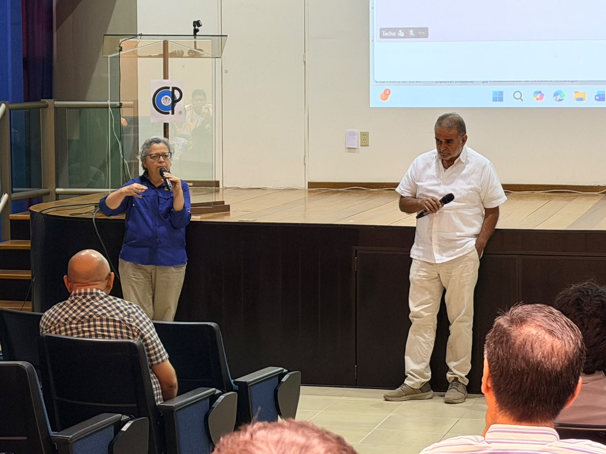 Colpos_Ver's tweet photo. 🌱🎓 Hoy recibimos en el Seminario de Campus a la Dra. Mónica Vargas con la conferencia "Trichodermas: Aliados formidables de las plantas".

Fue un honor contar con la participación de nuestra distinguida profesora jubilada. ¡Gracias por seguir compartiendo su conocimiento! https://t.co/K2ZXEEB5Ad