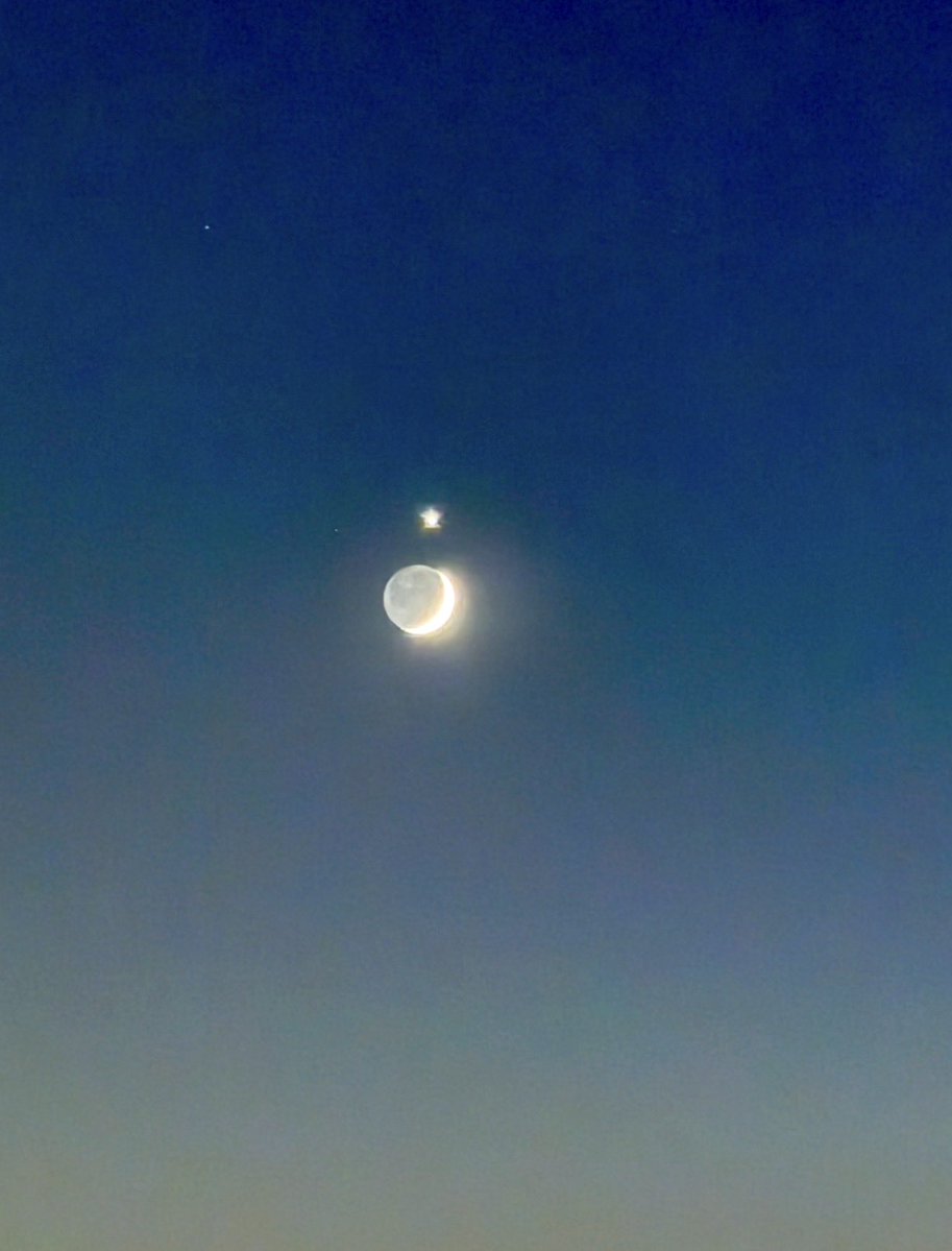 christopheduc's tweet photo. Venus &amp; Moon https://t.co/Gf0EaaIVXy