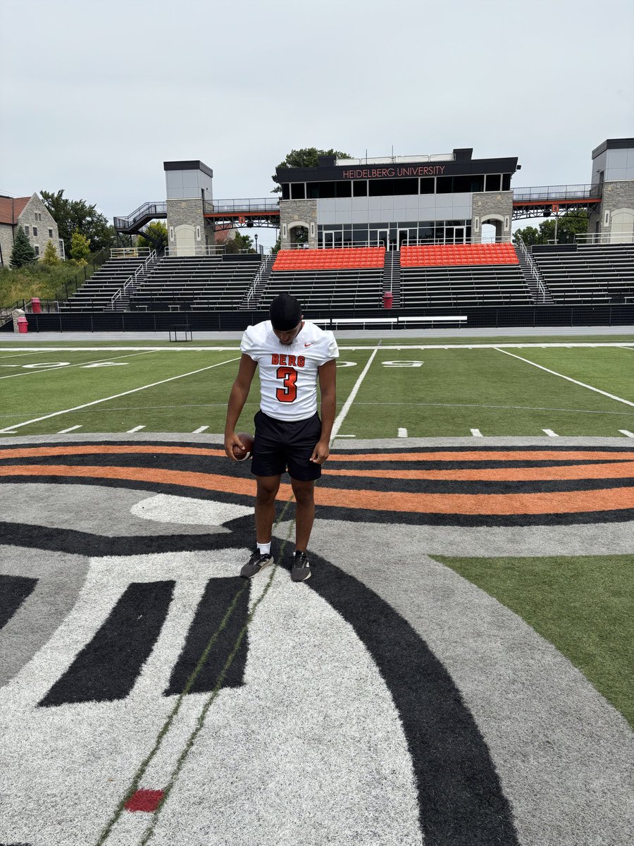 RamierWilliams's tweet photo. After an amazing visit @ Heidelberg University I am proud and more importantly blessed to receive my first offer to play at Heidelberg. Go berg.
@CoachMabatah @coachjasonlewis @Coach_Donaldson @FootballFindlay @stefadams87 https://t.co/Vy07IrMoCi