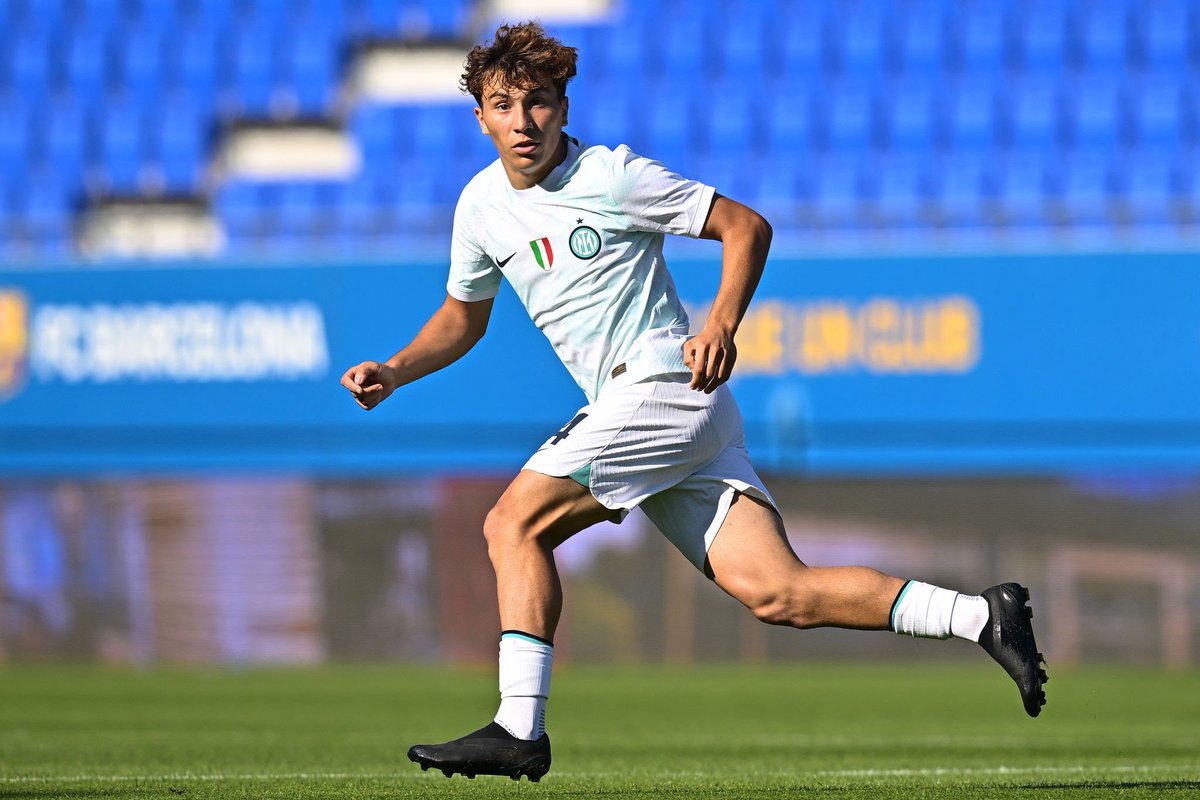 piacere_inter's tweet photo. 🇮🇹 Luca #DiMaggio nel mirino del #Mantova: su di lui diverse squadre di B. Il centrocampista è tornato all’Inter dopo il prestito al Padova.

[@DiMarzio] https://t.co/PYZf29NjhH