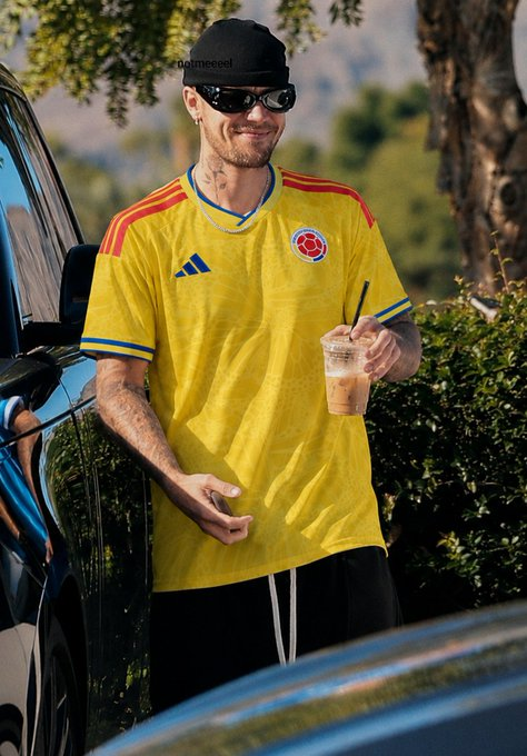 AlfonsoH's tweet photo. Justin Bieber con la camiseta de la Selección Colombia 🇨🇴 https://t.co/XaBo56sEnP