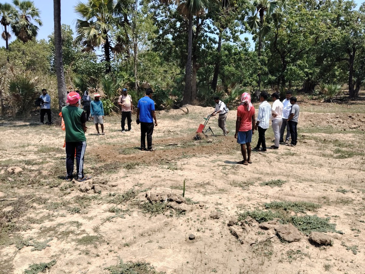 ajitkrbgp's tweet photo. @stepupify 🌾 STEPUPIFY demo in Malkangiri, Odisha: smart battery agri tools boosting productivity &amp; reducing drudgery. 🚜⚡🌱 https://t.co/4N07OdWNu5