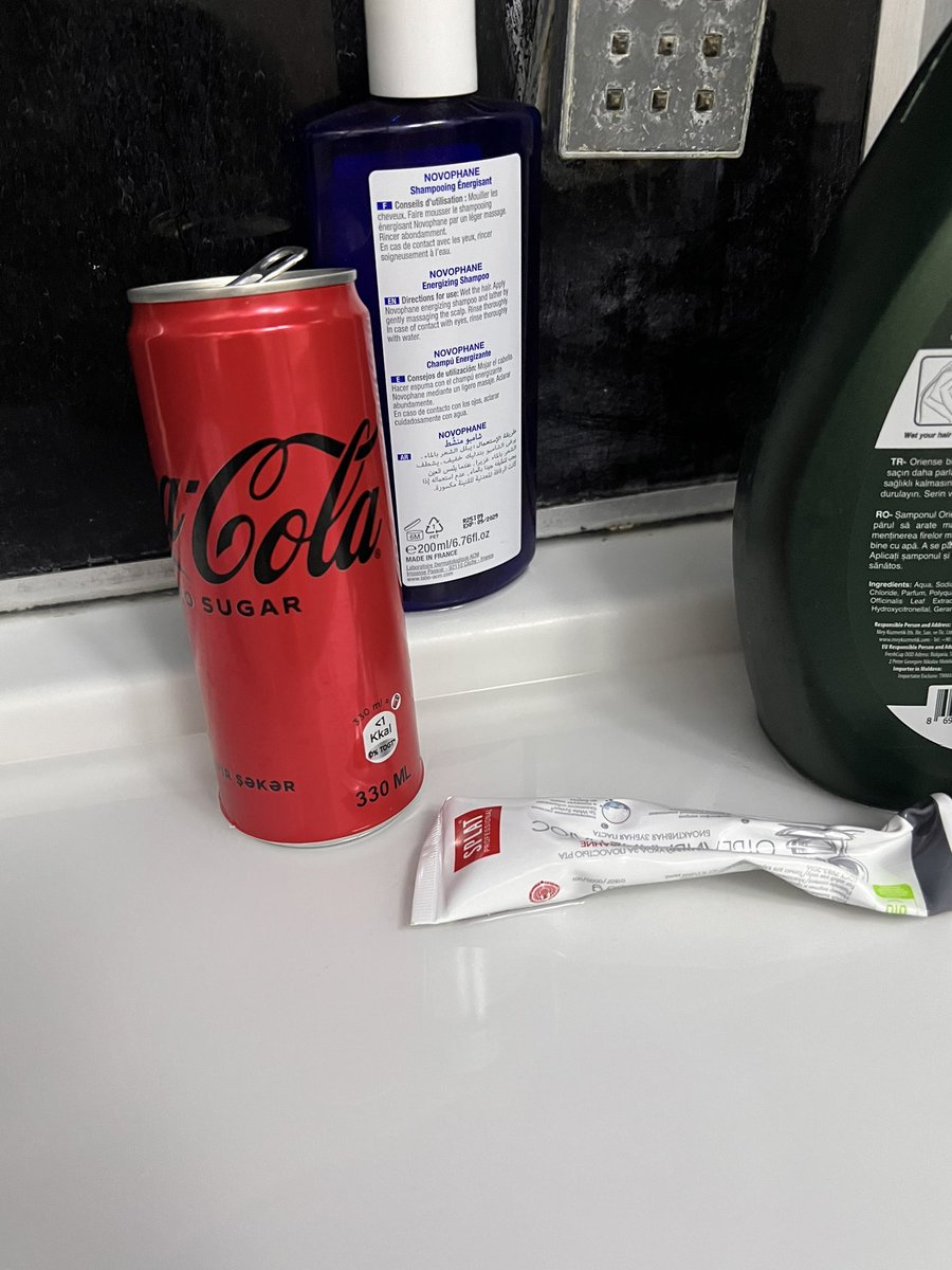 whirlwindnoa's tweet photo. yo someone left cola zero in my shower https://t.co/USu3DKPa9o