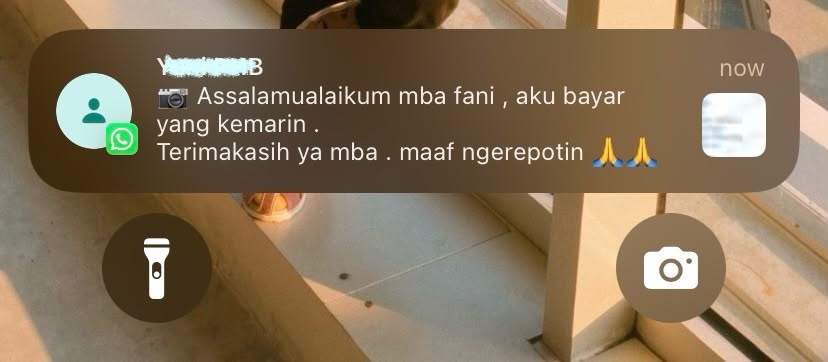 txtharihariWNI's tweet photo. Nah gini kan enak kalo hutang pinjem uang, di balikin sesuai janji dan tanpa harus di tagih 🙏🏼☺️

Btw, temen aku ini sering banget pinjem hampir sebulan 2x
Katanya untuk keperluan anak nya , tapi karna beliau amanah ga drama ga maksa ,
jadi aku pinjemin terus(selagi aku bisa) .

Soalnya ada temenku kalo pinjem ada embel2
" Suami kamu kan gajinya banyak ,masa pinjemin aku gabisa "
Kek Whatt ?? Jadi ngitungin penghasilan Rumahtangga orang 🙂‍
dan ya Aamiin kan saja, dia udah doain yg baik 🤲
Tapi yg model begini gak bakal aku kasih pinjem😁

Kalau temen kalian gimana guys?😁

sc:threadsfanyra98