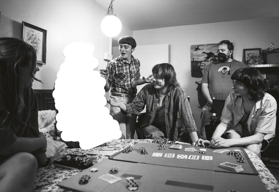 ronancerrr's tweet photo. new byler and jonathan photo <3 https://t.co/AOXFrVSNDZ