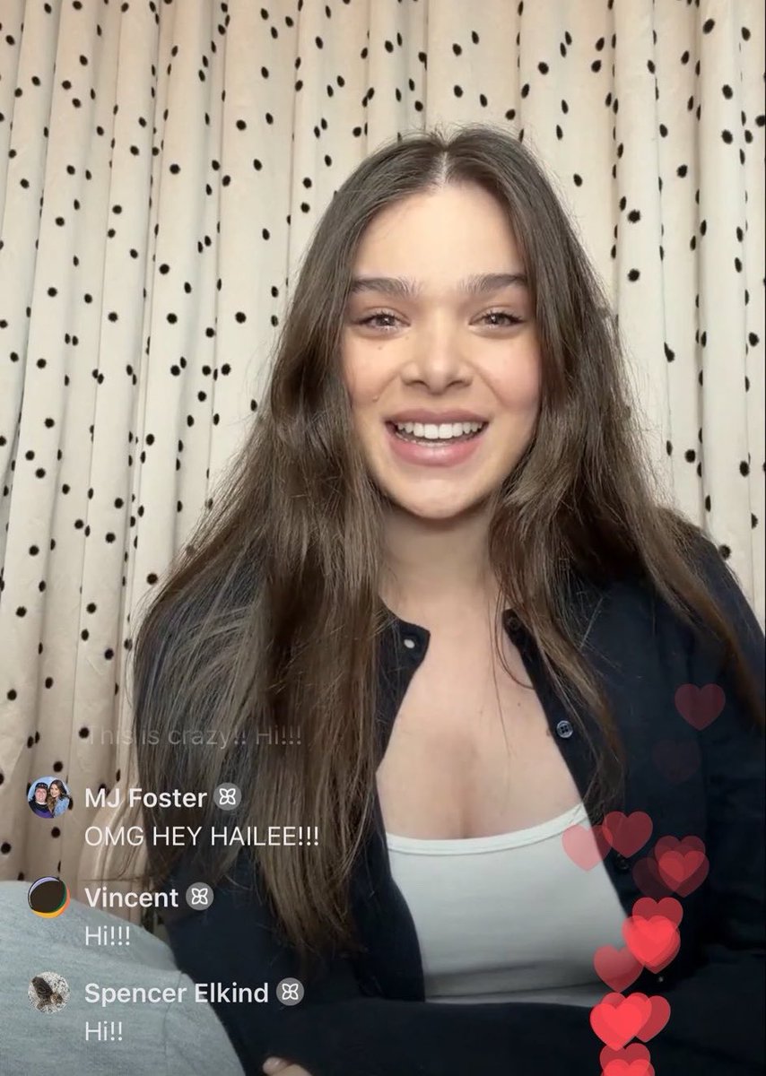archiveshailee's tweet photo. 🚨 HAILEE STEINFELD IS LIVE ON SUBSTACK! https://t.co/r0hoDoqmZc