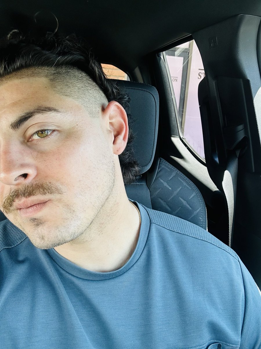 GWavez13's tweet photo. Yooooo, the grey hairs are creepin https://t.co/o9lVT8WJ1u