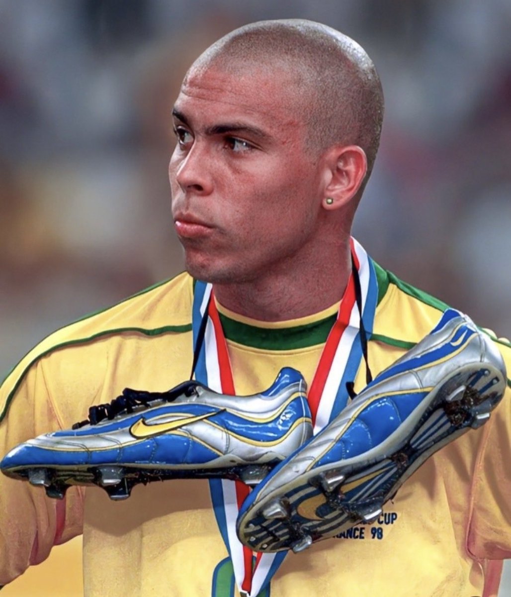 xThen_Now's tweet photo. Fenomeno 🇧🇷 https://t.co/64T54yMFv2