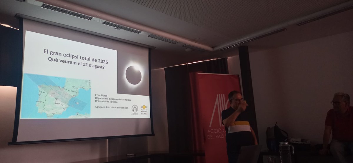 FranciscaRamonF's tweet photo. Magnífica la conferencia sobre el eclipse solar del 12 de agosto, que ha impartido esta tarde Enric Marco Soler, doctor en Física i tècnic superior d'astronomia al departament d'Astronomia i Astrofísica de la Universitat de València https://t.co/K9S8juwjJh