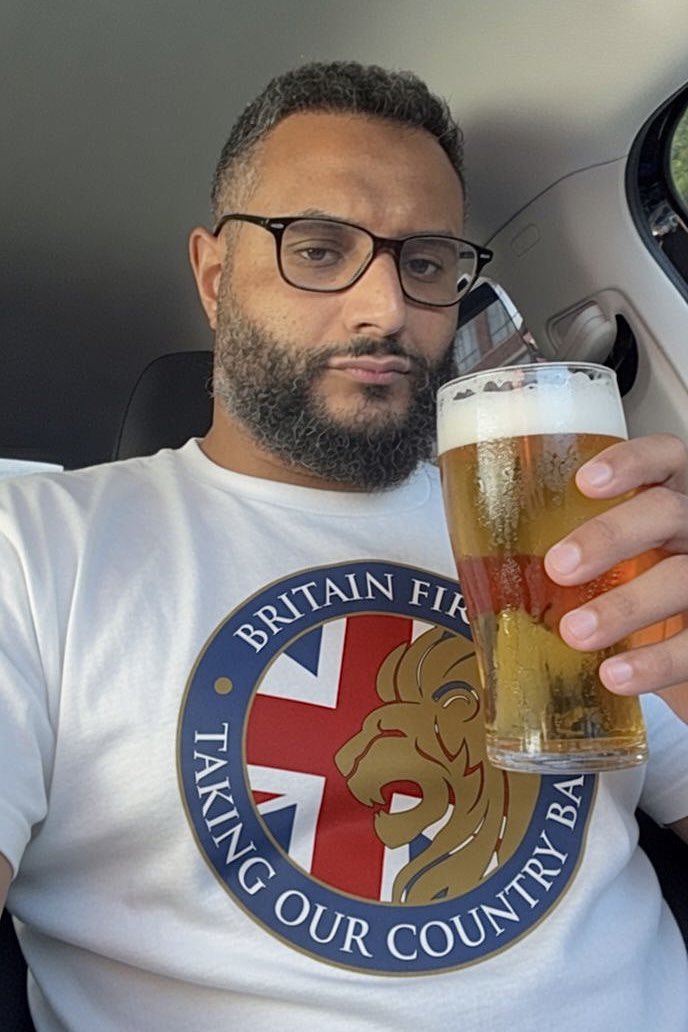 PaulGolding's tweet photo. Welcome to Britain First Mohammed Hijab! 🤣🤣🤣🤣🤣 https://t.co/PsOq780npq