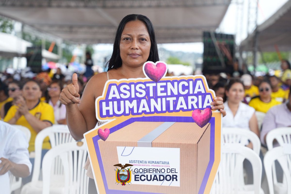 Riesgos_Ec's tweet photo. 📍 #Esmeraldas

El trabajo articulado entre las distintas instituciones del Estado permitió desarrollar una jornada de atención integral para las familias del sector pesquero del cantón Esmeraldas.

A través de la Secretaría Nacional de Gestión de Riesgos se entregaron 2.412 kits de asistencia humanitaria, reafirmando el compromiso del Gobierno Nacional con las comunidades.

@CaroLozanoHaro 
#GobiernoDelEcuador