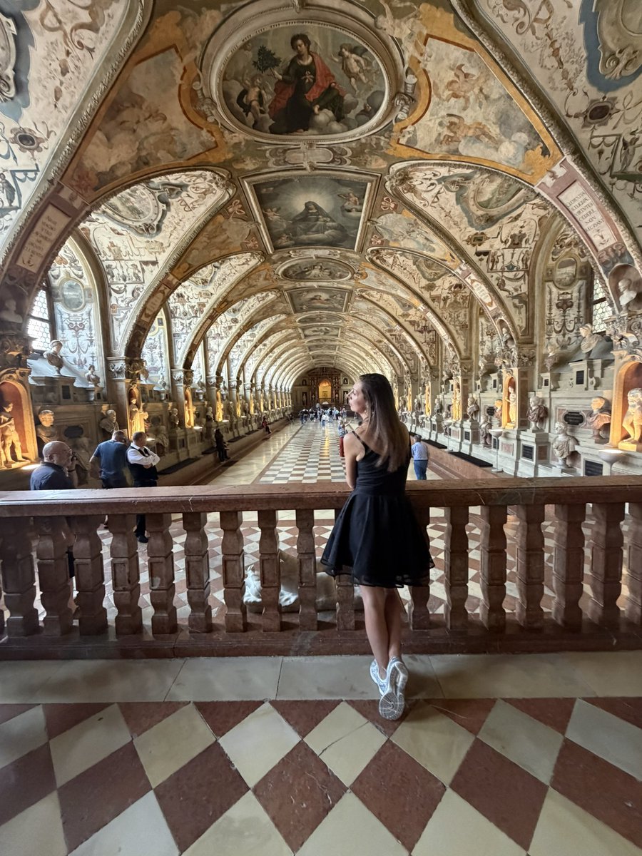 nihannnnnn's tweet photo. 🖤 https://t.co/SeLasbI4jg