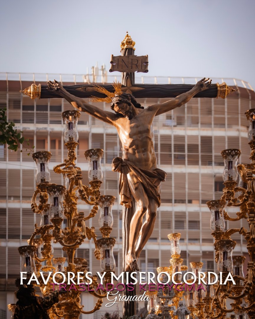 kikecofrade1's tweet photo. #GALERIA | Traslado para Kerygma de Favores y Misericordia

Os traemos el álbum fotográfico del traslado de los titulares de la @FavoresHdad , en la mañana del 14 de Junio a la Santa Iglesia Catedral para la exposición de @expokerygma 

👇👇
https://t.co/2jaDpqNURk https://t.co/7bBqyNqsbp