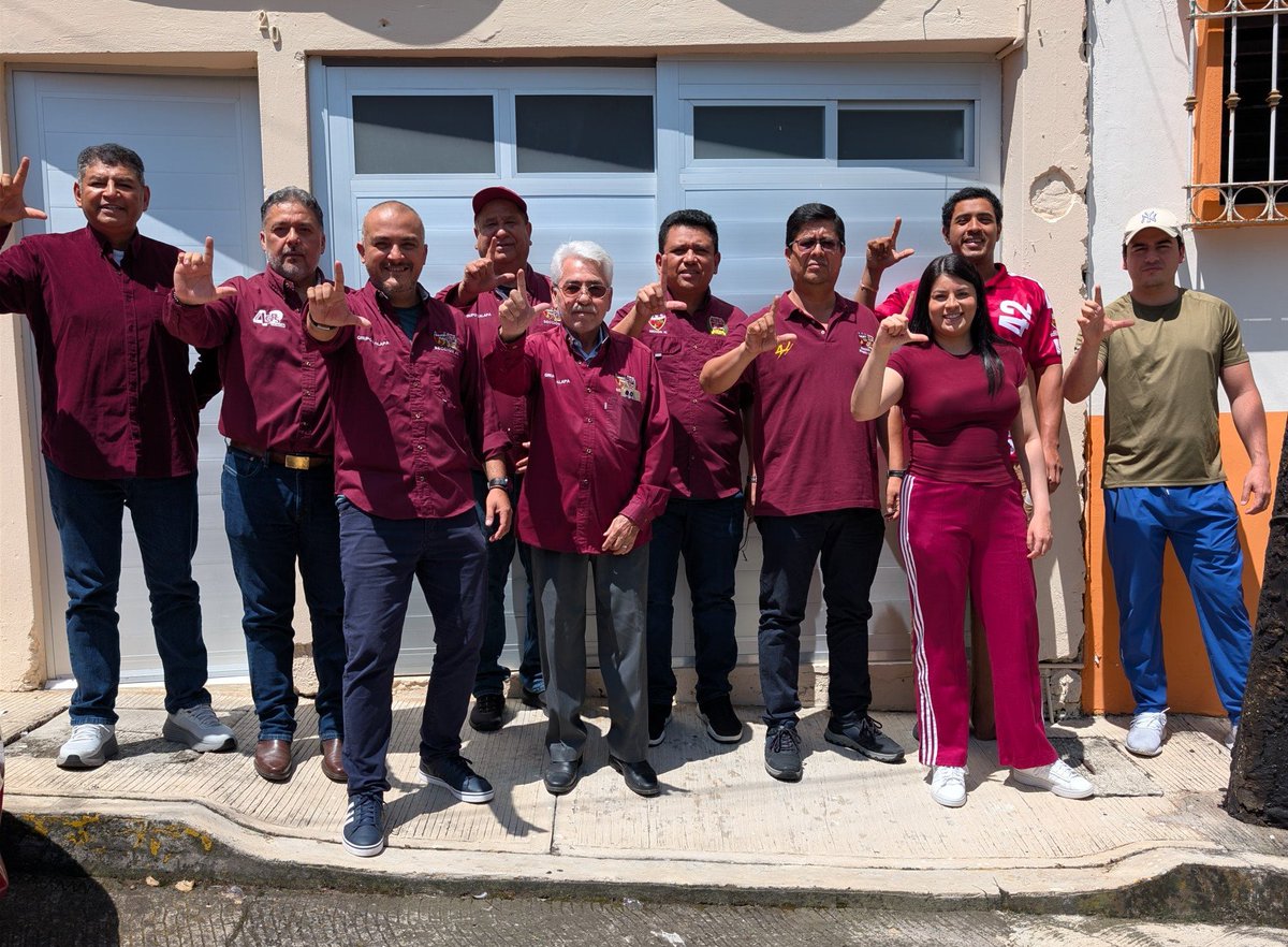 GRUPO_XALAPA42's tweet photo. En Grupo Xalapa somos de hierro... En la Reunión Semanal refrendamos el respaldo total a nuestro líder @lgps03101 Con Unidad y Compromiso inquebrantables, seguimos fortaleciendo a nuestra gran familia y @Seccion42_STPRM ¡Unidos somos más fuertes! https://t.co/cmKN4KE4Py