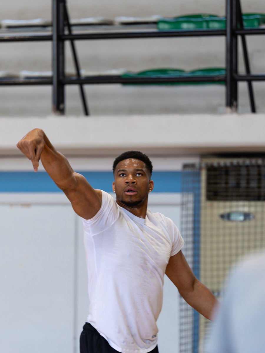 Giannis Antetokounmpo tweet media