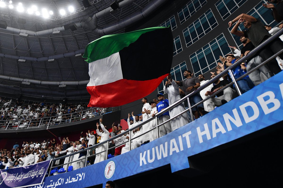 HMDALSHAMMARI's tweet photo. وبالفعل يوم تاريخي ..

ألف مبروك فوز #برقان بلقب البطولة الآسيوية الـ 28 للأندية أبطال الدوري بمباراة ماراثونية مع #الخليج السعودي

نبارك لرئيس مجلس إدارة النادي انور العتيبي ومدير اللعبة عبدالعزيز نجيب وشكرا خاص لاخي عضو مجلس الإدارة طلال العتيبي

لـ آسيا زعيم جديد وهو برقان 🔥 https://t.co/KRWAO98YEV