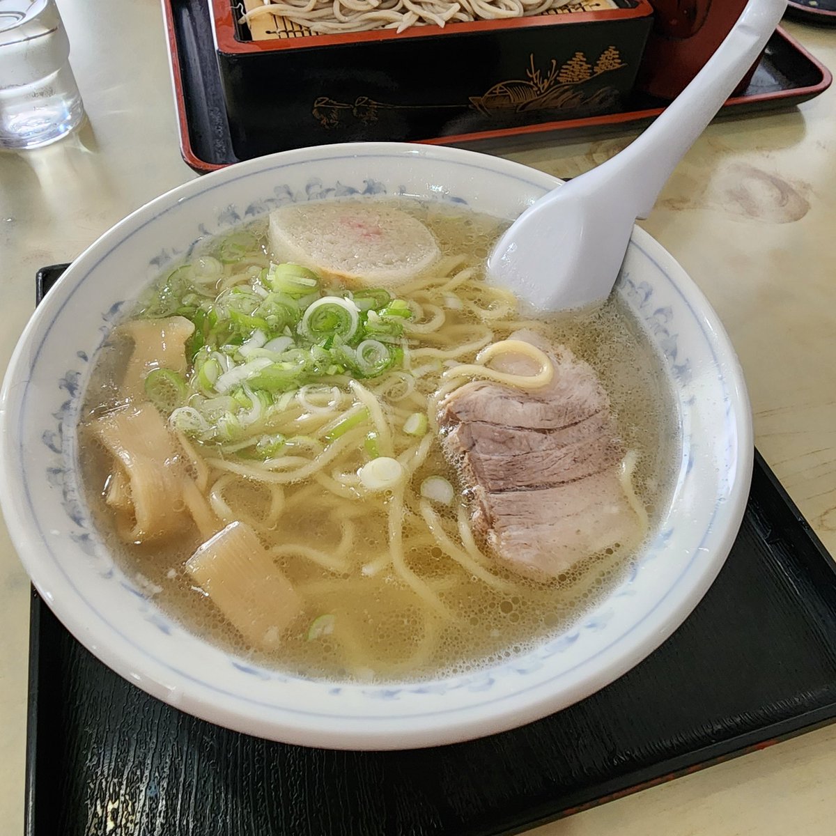 pixie_nrk's tweet photo. おはようございます
お蕎麦屋さんのラーメンが好き🧡
太麺だけど美味しかった😋

さて本日木曜日19時～は
ピクシーです！
上半期ランキングトップ3も
今日を含めあと2回で決まります
まだ順位の変動ありそうなので
皆さん頑張って下さいねー😌
本日も宜しくお願いします！ https://t.co/zRUZ0E3WVB