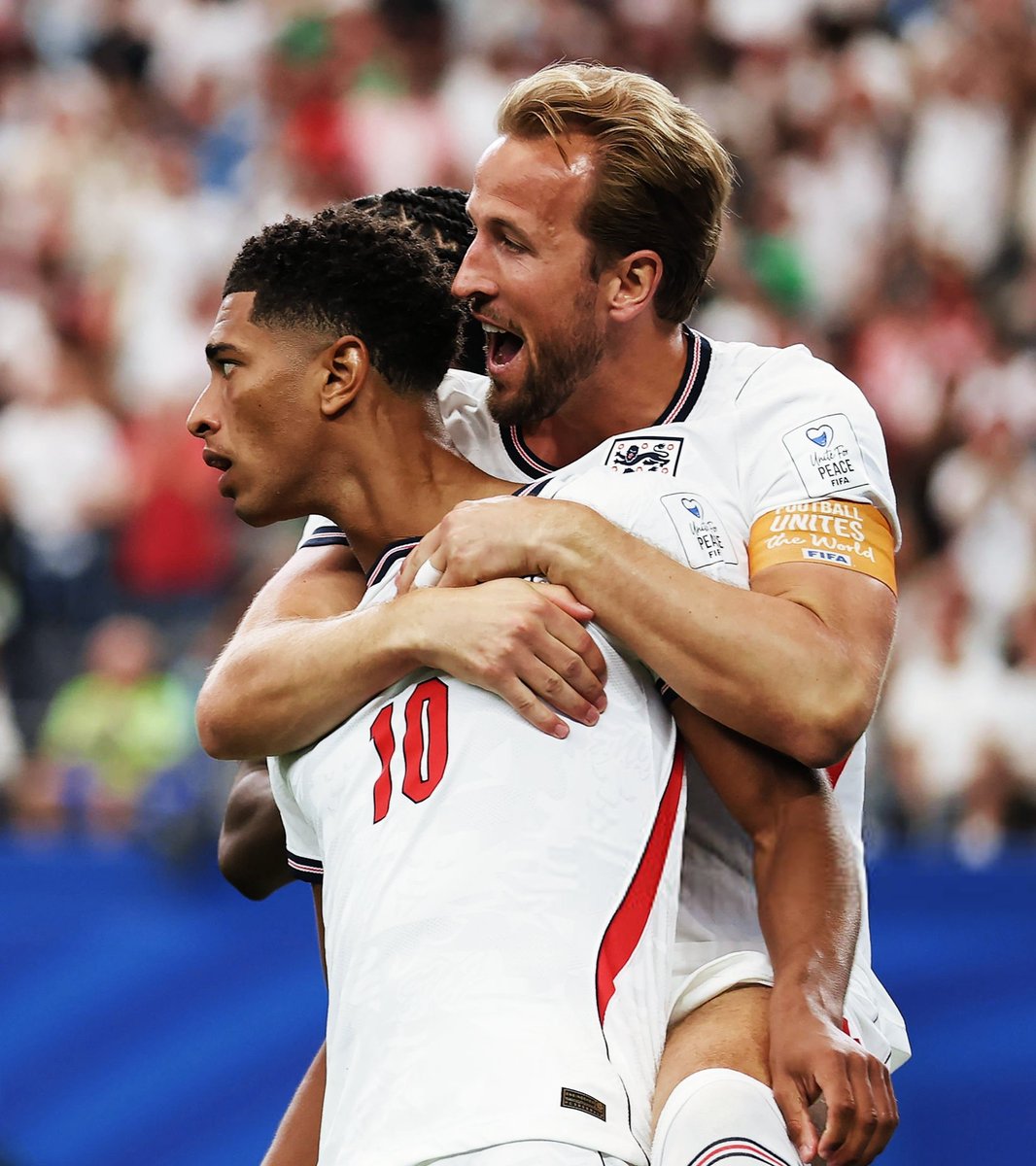 VibesFoot's tweet photo. ⚽️ 12' : Angleterre 1-0 Croatie
⚽️ 36' : Angleterre 1-1 Croatie
⚽️ 42' : Angleterre 2-1 Croatie 
⚽️ 45+5' : Angleterre 2-2 Croatie 
⚽️ 47' : Angleterre 3-2 Croatie 

QUEL MATCH ! 🏴󠁧󠁢󠁥󠁮󠁧󠁿🇭🇷🔥 https://t.co/wCAnePccEP