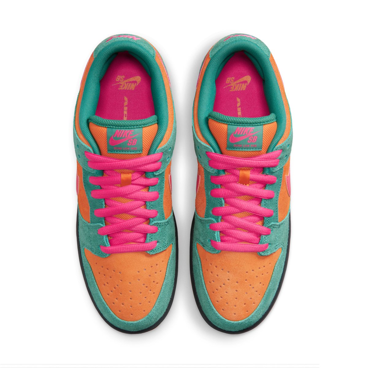 EldenMonitors's tweet photo. Official look at some upcoming Nike SB Dunk Lows 🍉 https://t.co/8kVZvktthr